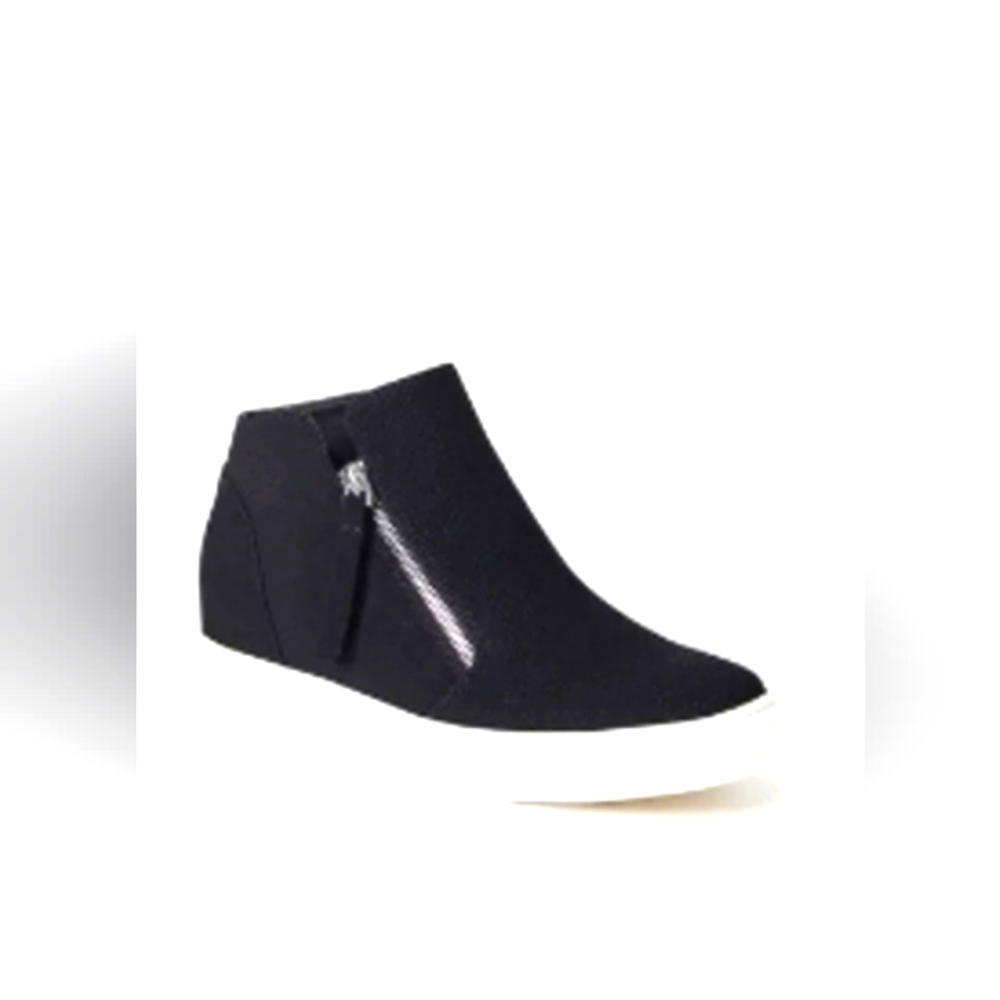 Just Fab Black & White ankle shoes sz9